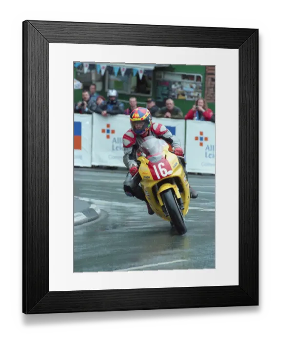 Framed Print : Simon Smith (Honda) 2000 Production TT Framed Print : Simon Smith (Honda) 2000 Production TT
