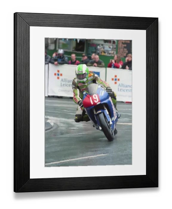 Framed Print : Richard Britton (Schimmel Yamaha) 2000 Production TT Framed Print : Richard Britton (Schimmel Yamaha) 2000 Production TT