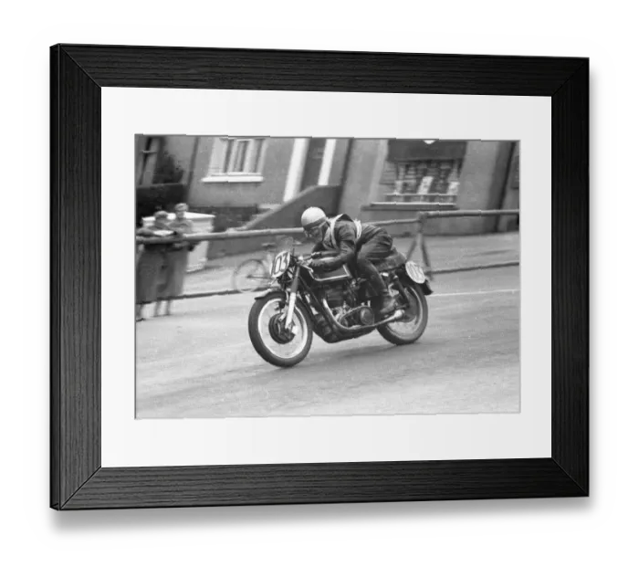 Framed Print : Len Lewis (Matchless) 1957 Senior Manx Grand Prix Framed Print : Len Lewis (Matchless) 1957 Senior Manx Grand Prix
