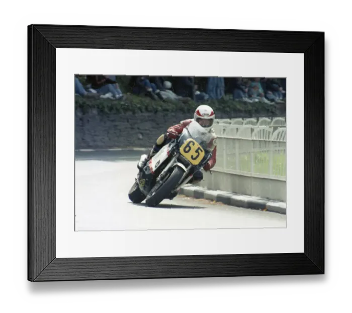 Framed Print : Dave Sharratt (Suzuki) 1989 Senior TT Framed Print : Dave Sharratt (Suzuki) 1989 Senior TT