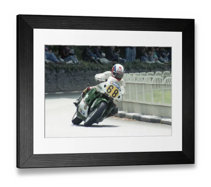 Framed Print : Jim Hodson (Honda) 1989 Senior TT Framed Print : Jim Hodson (Honda) 1989 Senior TT