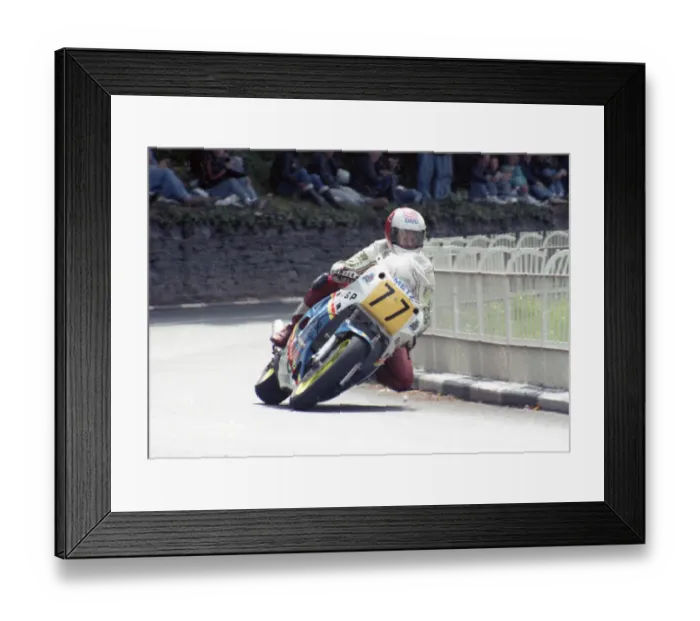 Framed Print : Paul Davies (Yamaha) 1989 Senior TT Framed Print : Paul Davies (Yamaha) 1989 Senior TT