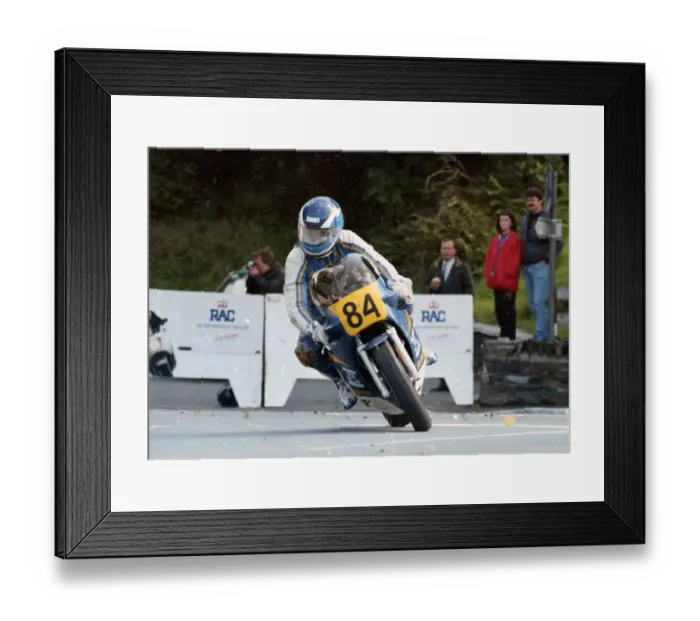 Framed Print : Roy New (Suzuki) 1992 Senior Manx Grand Prix Framed Print : Roy New (Suzuki) 1992 Senior Manx Grand Prix
