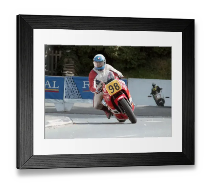 Framed Print : Brian Lavery (Yamaha) 1992 Senior Manx Grand Prix Framed Print : Brian Lavery (Yamaha) 1992 Senior Manx Grand Prix