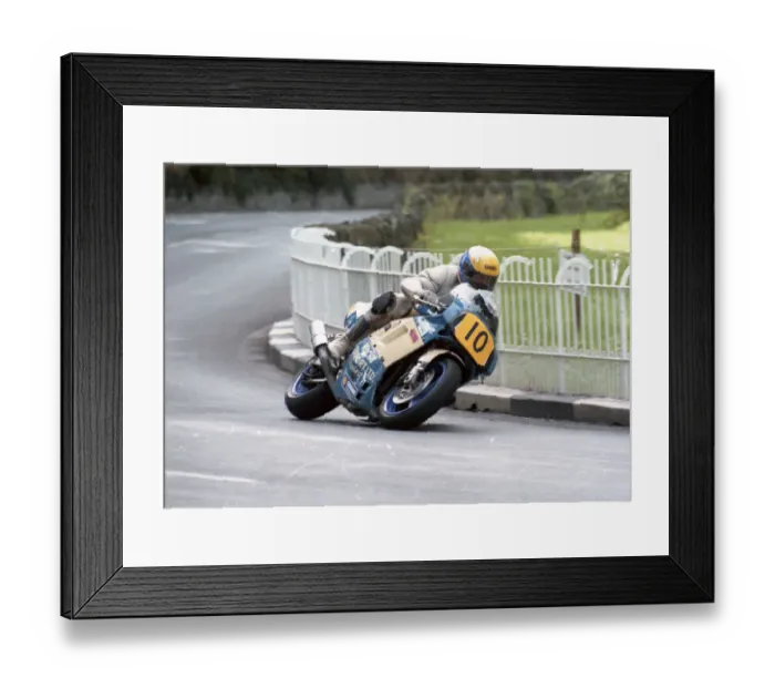 Framed Print : Steve Gordon (Suzuki) 1992 Newcomers Manx Grand Prix Framed Print : Steve Gordon (Suzuki) 1992 Newcomers Manx Grand Prix