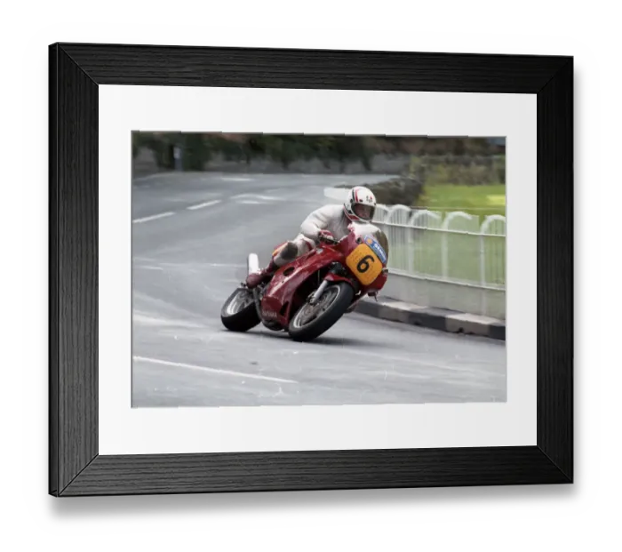 Framed Print : Mick Edwards (Yamaha) 1992 Newcomers Manx Grand Prix Framed Print : Mick Edwards (Yamaha) 1992 Newcomers Manx Grand Prix