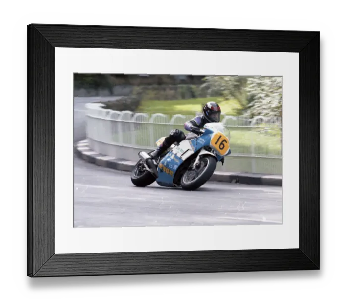 Framed Print : Bob Farrington (Suzuki) 1992 Newcomers Manx Grand Prix Framed Print : Bob Farrington (Suzuki) 1992 Newcomers Manx Grand Prix