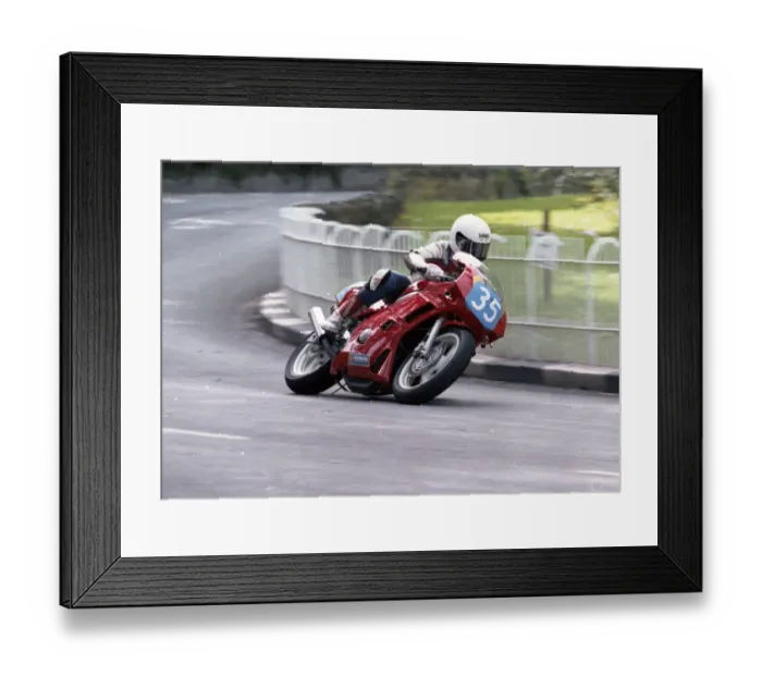 Framed Print : Jon Wright (Yamaha) 1992 Newcomers Manx Grand Prix Framed Print : Jon Wright (Yamaha) 1992 Newcomers Manx Grand Prix