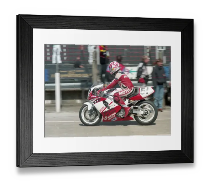 Framed Print : Dave East (Yamaha) 1995 Senior TT