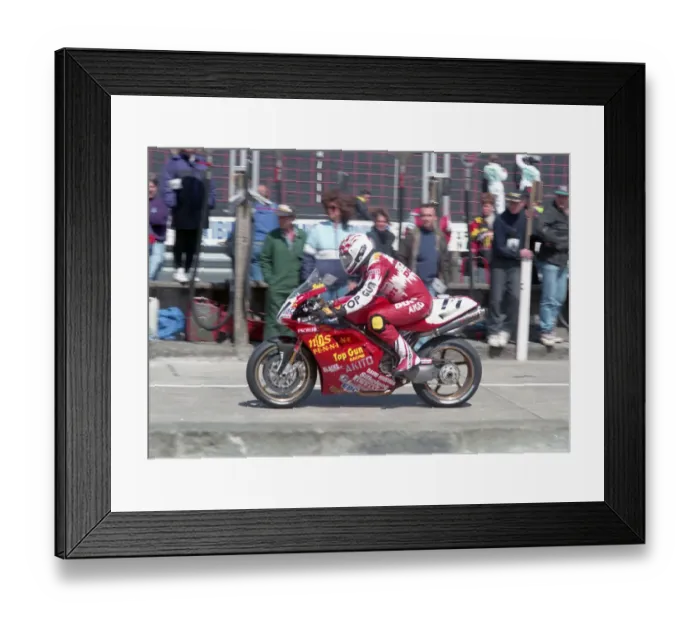 Framed Print : Iain Duffus (Top Gun Ducati) 1995 Senior TT Framed Print : Iain Duffus (Top Gun Ducati) 1995 Senior TT