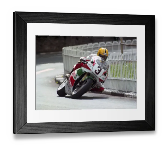 Framed Print : Joey Dunlop (Honda) 1995 Senior TT Framed Print : Joey Dunlop (Honda) 1995 Senior TT