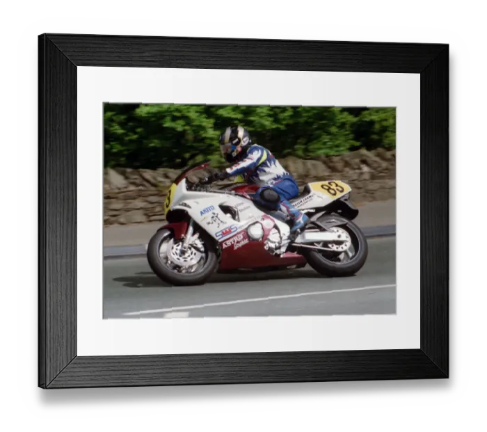 Framed Print : Chris Harris (Yamaha) 1995 Senior TT Framed Print : Chris Harris (Yamaha) 1995 Senior TT