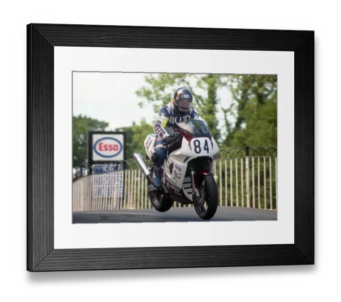 Framed Print : Chris Harris (Yamaha) 1995 Senior TT Framed Print : Chris Harris (Yamaha) 1995 Senior TT