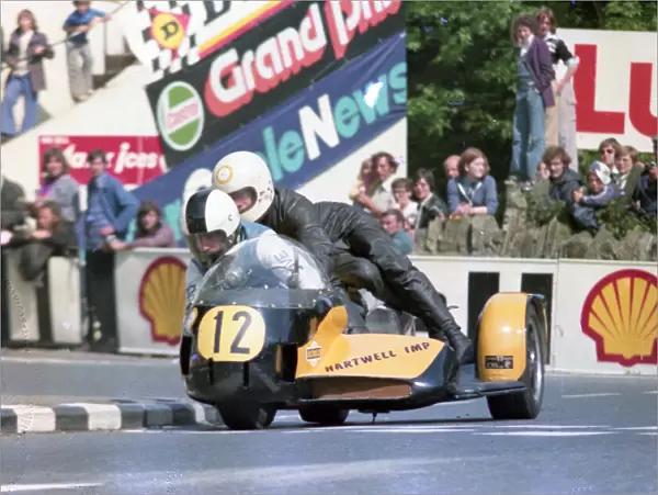 Dave Lawrence & Gary Townley (Limpet) 1000 Sidecar TT