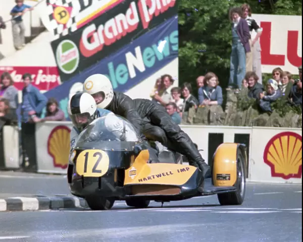 Dave Lawrence & Gary Townley (Limpet) 1000 Sidecar TT