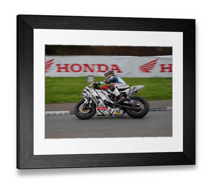 Framed Print : Paul Williams (Kawasaki) 2019 Superbike Classic TT Framed Print : Paul Williams (Kawasaki) 2019 Superbike Classic TT