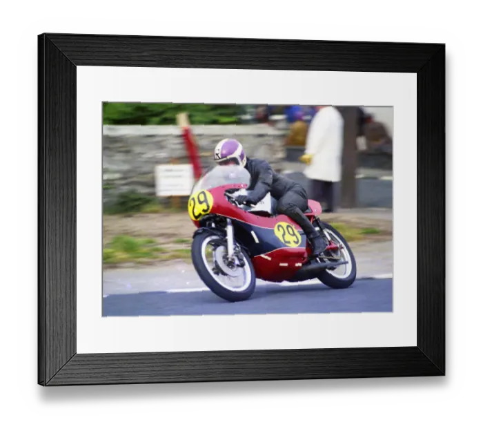 Framed Print : Brian Robinson (Yamaha) 1976 Senior Manx Grand Prix Framed Print : Brian Robinson (Yamaha) 1976 Senior Manx Grand Prix