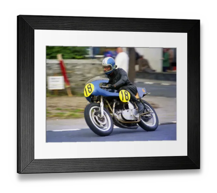 Framed Print : David Allman (Norton) 1976 Senior Manx Grand Prix Framed Print : David Allman (Norton) 1976 Senior Manx Grand Prix