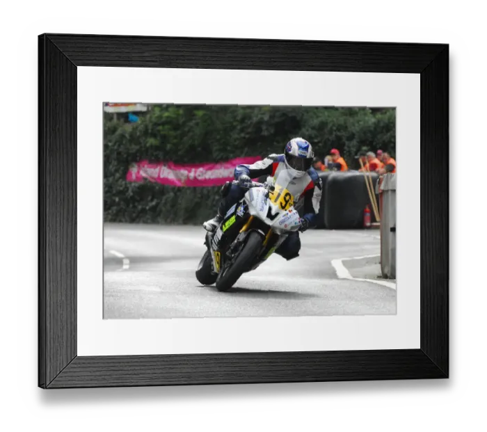 Framed Print : Peter Wilkinson (Yamaha) 2016 Senior Manx Grand Prix Framed Print : Peter Wilkinson (Yamaha) 2016 Senior Manx Grand Prix