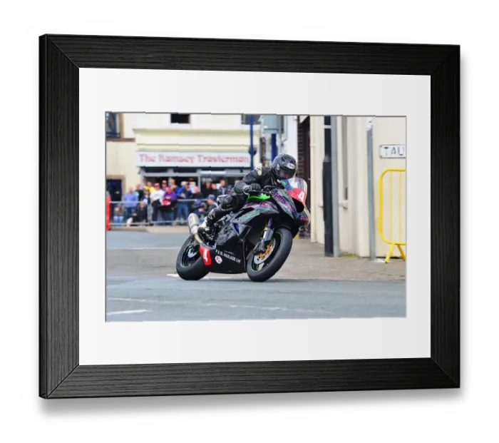 Framed Print : Darren Cooper (Kawasaki) 2015 Newcomers Manx Grand Prix Framed Print : Darren Cooper (Kawasaki) 2015 Newcomers Manx Grand Prix