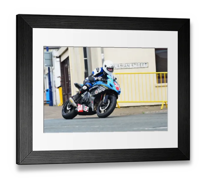 Framed Print : Stuart Bedford (Suzuki) 2015 Newcomers Manx Grand Prix Framed Print : Stuart Bedford (Suzuki) 2015 Newcomers Manx Grand Prix