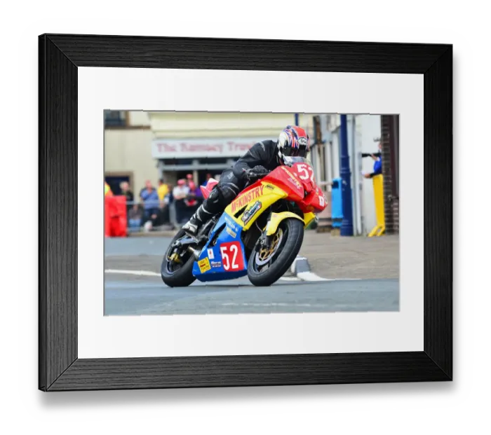 Framed Print : Ian Sollieu (Kawasaki) 2015 Newcomers Manx Grand Prix Framed Print : Ian Sollieu (Kawasaki) 2015 Newcomers Manx Grand Prix