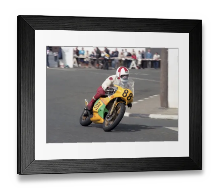 Framed Print : Bob Taylor (Yamaha) 1986 Senior Manx Grand Prix Framed Print : Bob Taylor (Yamaha) 1986 Senior Manx Grand Prix