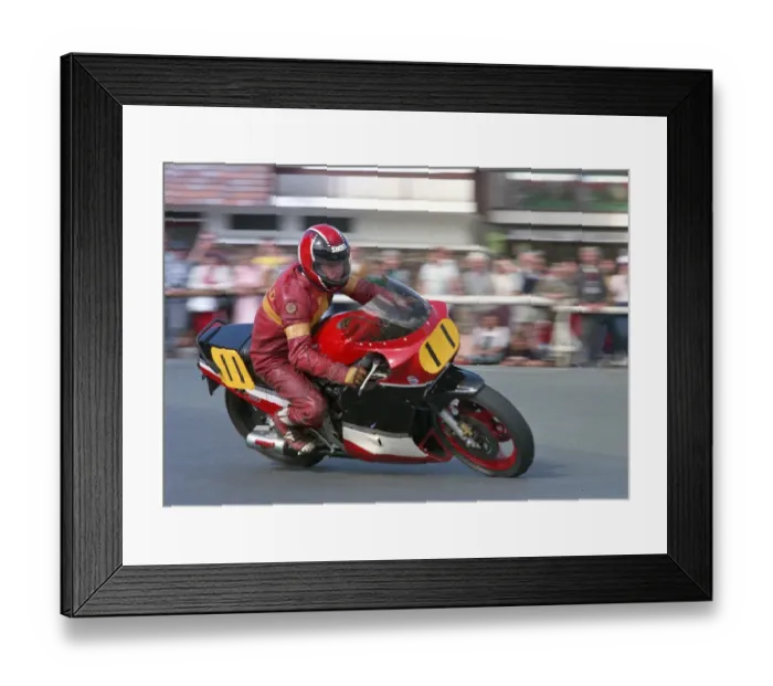 Framed Print : Stuart Raybould (Suzuki) 1987 Senior Manx Grand Prix