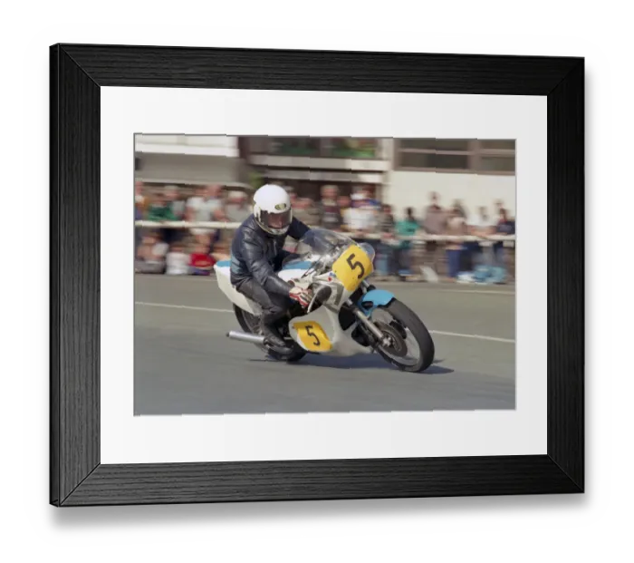 Framed Print : Mick Withers (Yamaha) 1987 Senior Manx Grand Prix Framed Print : Mick Withers (Yamaha) 1987 Senior Manx Grand Prix