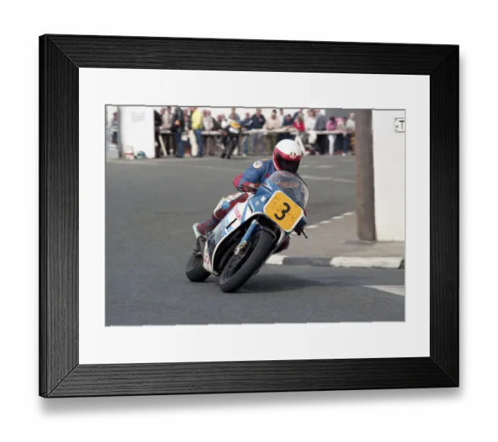 Framed Print : Dave Montgomery (Suzuki) 1986 Senior Manx Grand Prix Framed Print : Dave Montgomery (Suzuki) 1986 Senior Manx Grand Prix