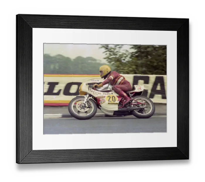 Framed Print : Eddie Roberts (Maxton Yamaha) 1976 Senior TT Framed Print : Eddie Roberts (Maxton Yamaha) 1976 Senior TT