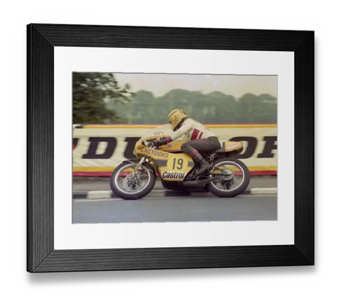Framed Print : Neil Tuxworth (Yamaha) 1976 Senior TT