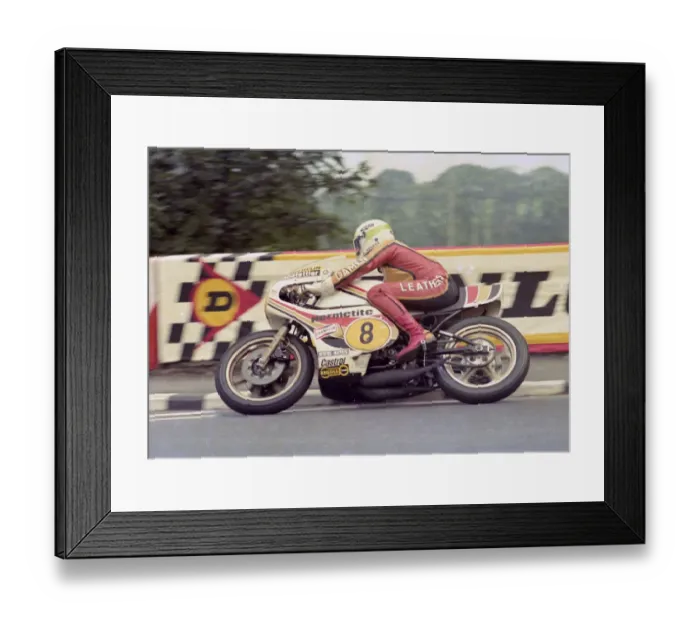 Framed Print : Alex George (Yamaha) 1976 Senior TT Framed Print : Alex George (Yamaha) 1976 Senior TT