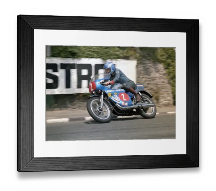 Framed Print : Les Trotter (Crooks Suzuki) 1976 Production TT Framed Print : Les Trotter (Crooks Suzuki) 1976 Production TT