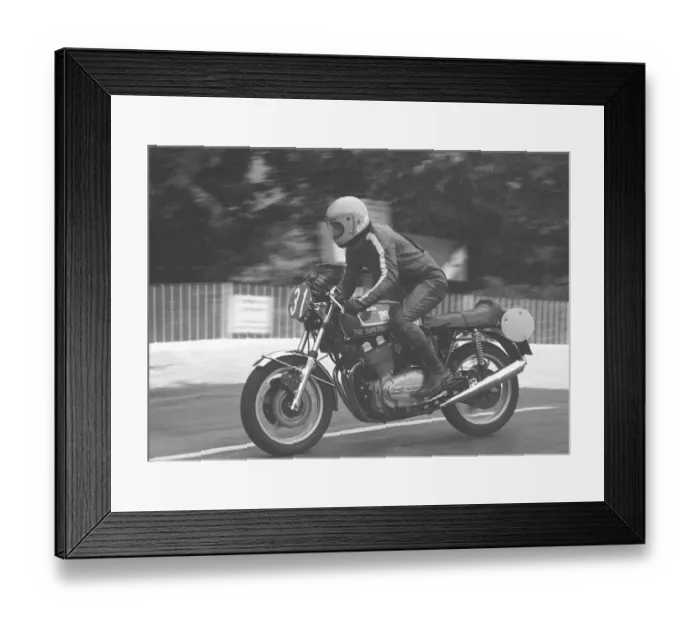 Framed Print : John Kirby (Laverda) 1977 Formula One TT Framed Print : John Kirby (Laverda) 1977 Formula One TT