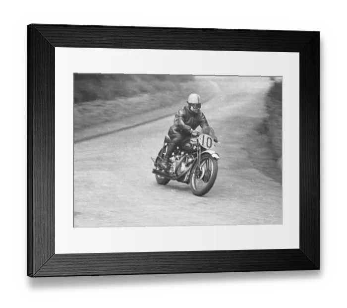 Framed Print : Jack Harding (Vincent) 1949 Clubman 1000 TT Framed Print : Jack Harding (Vincent) 1949 Clubman 1000 TT
