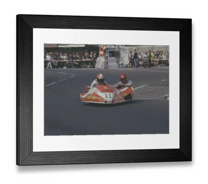 Framed Print : Steve Abbott & Shaun Smith (Ham-Yam) 1982 Sidecar TT Framed Print : Steve Abbott & Shaun Smith (Ham-Yam) 1982 Sidecar TT