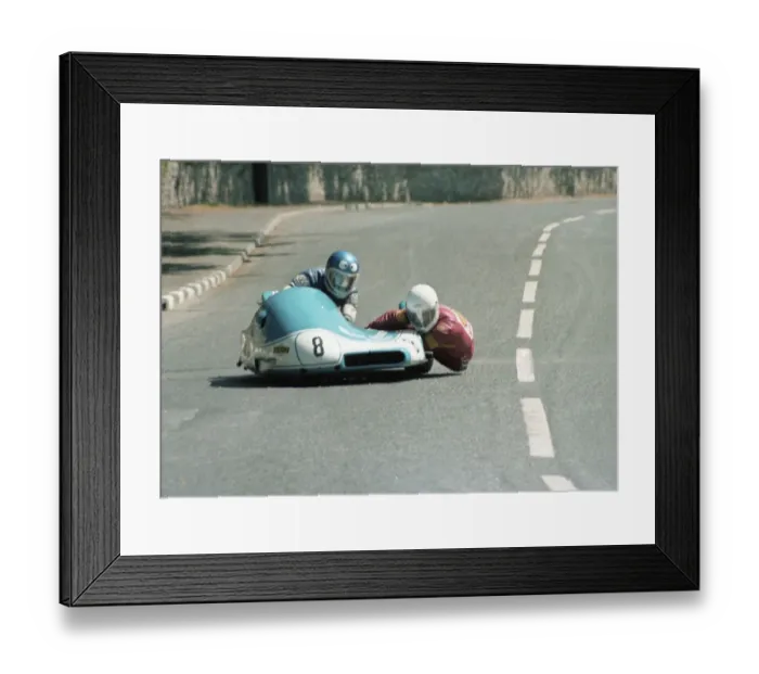 Framed Print : Nigel Rollason & Colin Blake (Barton Phoenix) 1982 Sidecar TT Framed Print : Nigel Rollason & Colin Blake (Barton Phoenix) 1982 Sidecar TT