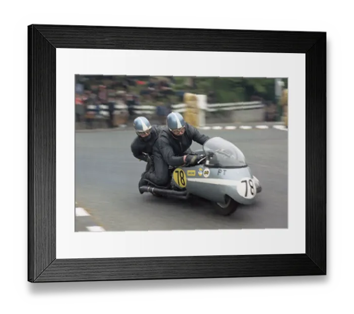 Framed Print : Alan Gillender & G Simpson (Triumph) 1971 750 Sidecar TT Framed Print : Alan Gillender & G Simpson (Triumph) 1971 750 Sidecar TT