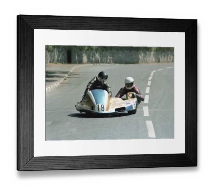 Framed Print : Derek Plummer & Roger Tomlinson (Yamaha) 1982 Sidecar TT