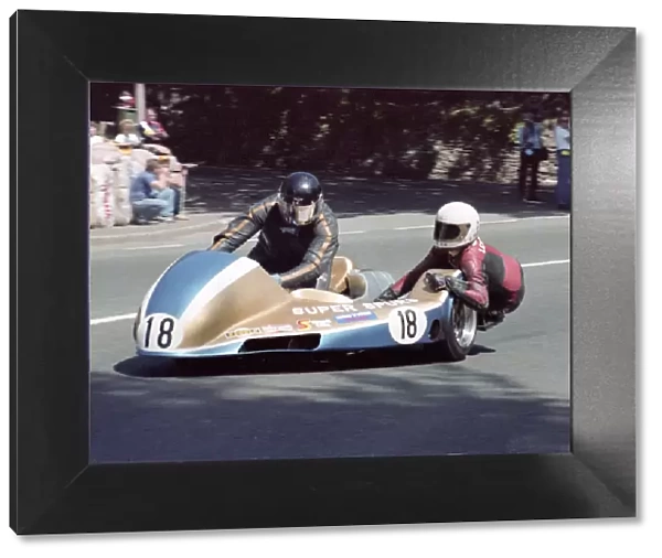Derek Plummer & Roger Tomlinson (Yamaha) 1982 Sidecar TT