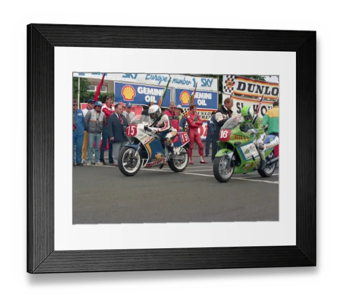 Framed Print : Iain Duffus (Yamaha) and Roger Hurst (Kawasaki) 1988 Production A TT Framed Print : Iain Duffus (Yamaha) and Roger Hurst (Kawasaki) 1988 Production A TT