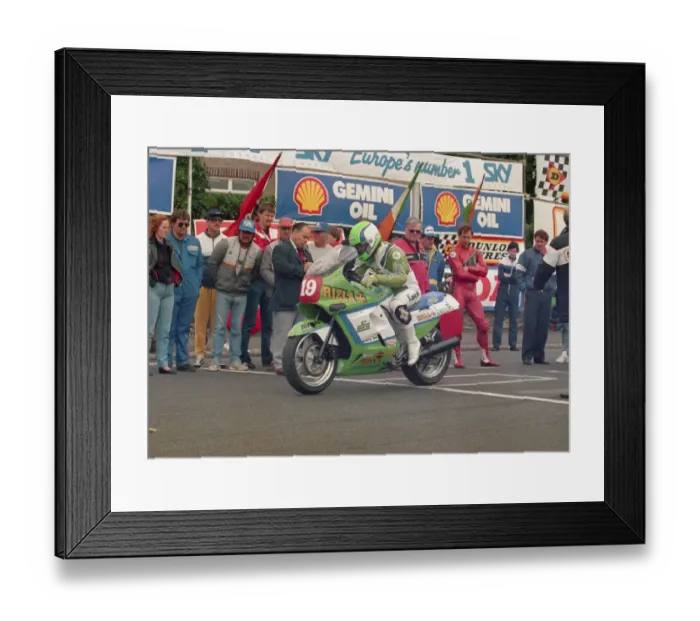 Framed Print : Ray Swann (Kawasaki) 1988 Production A TT Framed Print : Ray Swann (Kawasaki) 1988 Production A TT