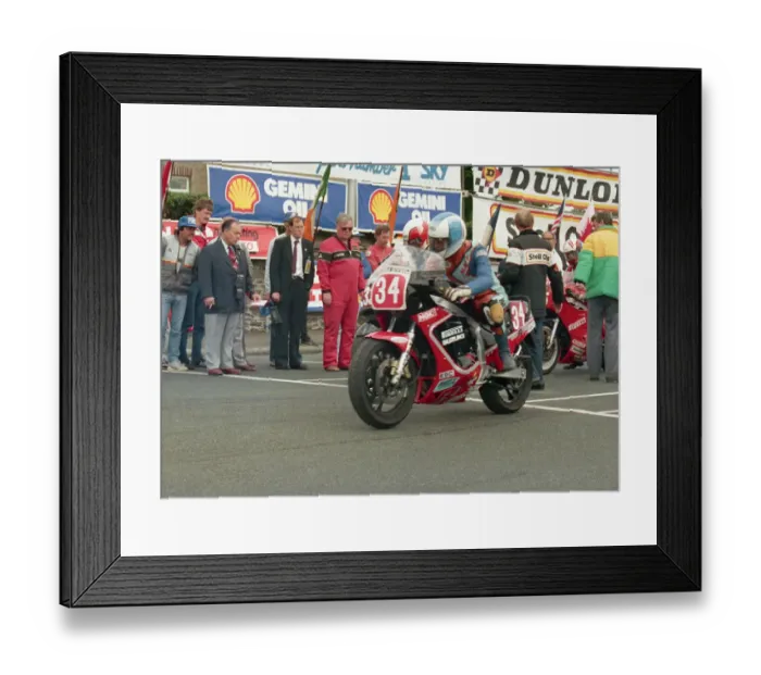 Framed Print : Mark Bullen (Suzuki) 1988 Production A TT Framed Print : Mark Bullen (Suzuki) 1988 Production A TT