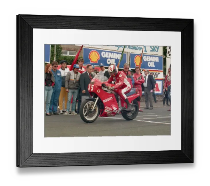 Framed Print : Ray Knight (Suzuki) 1988 Production A TT Framed Print : Ray Knight (Suzuki) 1988 Production A TT