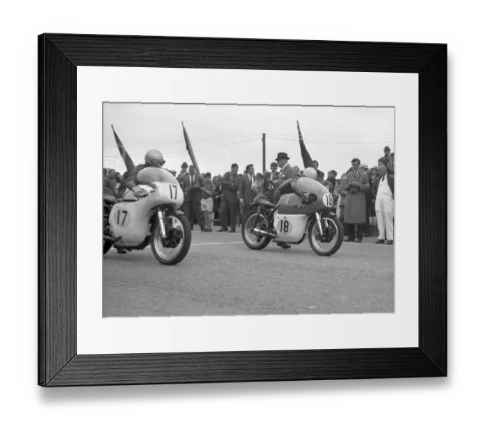 Framed Print : Jack Ahearn (Norton) 1963 Senior TT Framed Print : Jack Ahearn (Norton) 1963 Senior TT