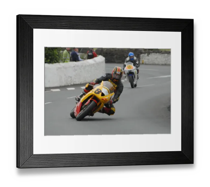 Framed Print : Paul Hunt (Triumph) 2007 Southern 100