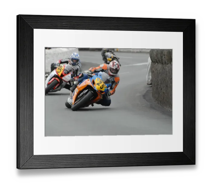 Framed Print : Stephen Oates (Suzuki) 2007 Southern 100 Framed Print : Stephen Oates (Suzuki) 2007 Southern 100