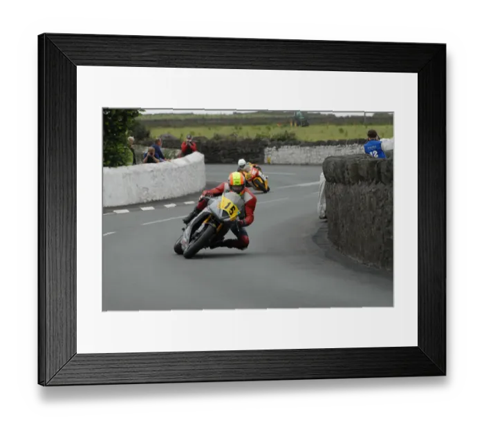 Framed Print : Tim Poole (Triumph) 2007 Southern 100 Framed Print : Tim Poole (Triumph) 2007 Southern 100