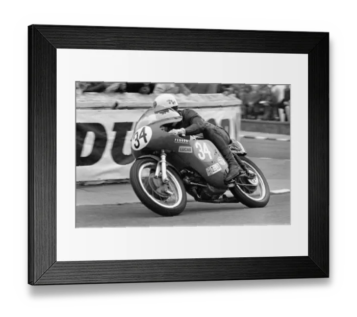 Framed Print : Gerry Mateer (Aermacchi) 1971 Junior TT Framed Print : Gerry Mateer (Aermacchi) 1971 Junior TT